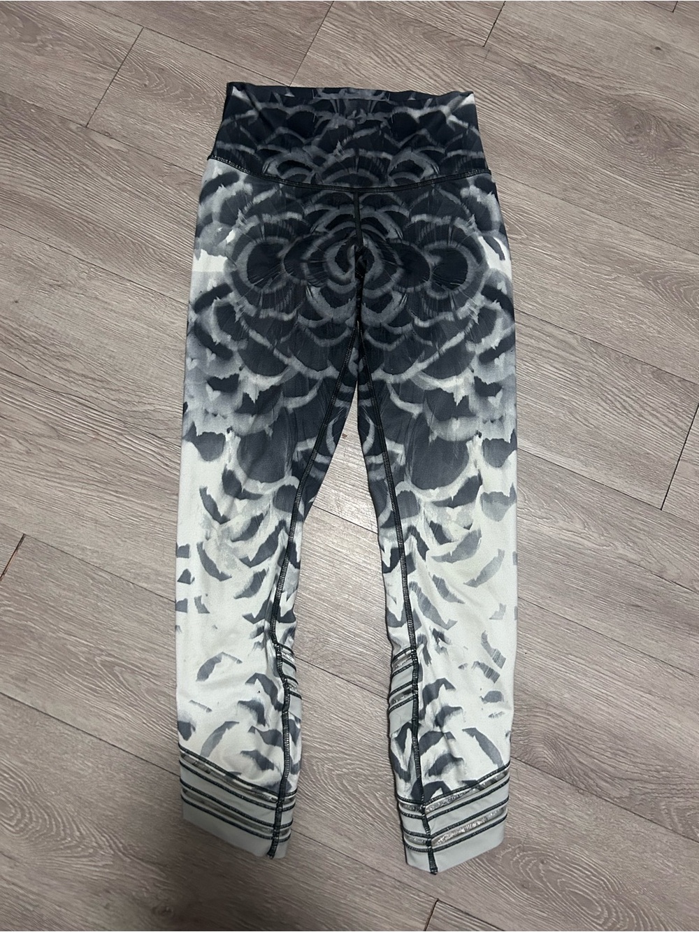 lululemon athletica Black and White Floral-Print Cropped Leggings